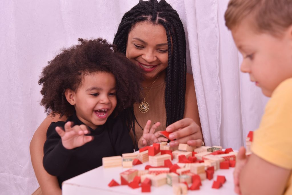 6 jogos de tabuleiro para brincar em família - Toca da Criança